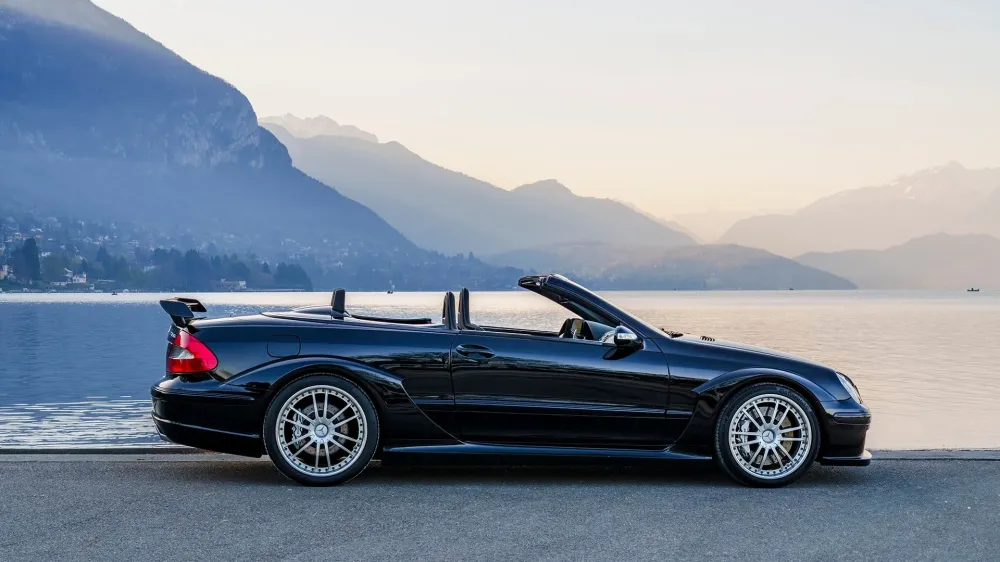 Редчайший кабриолет Mercedes-Benz CLK DTM пустят с молотка