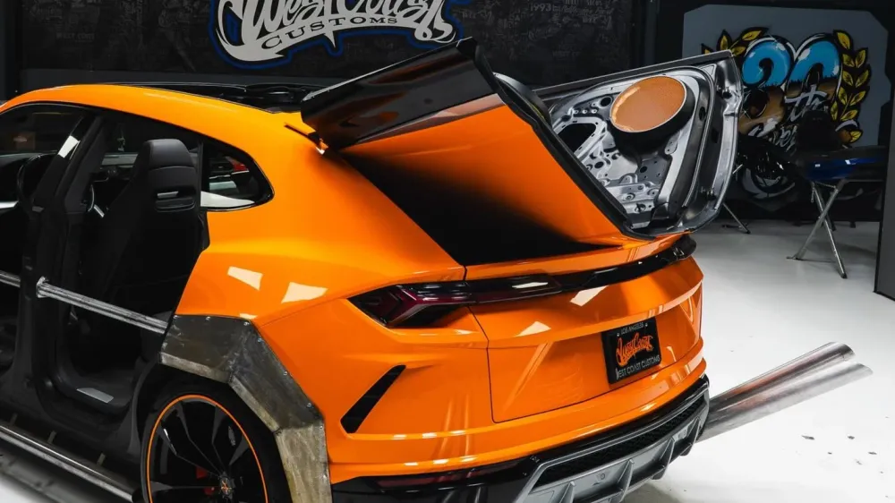 Lamborghini Urus лишили дверей по заказу известного рэпера