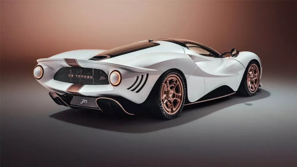 Первый суперкар De Tomaso P72 показали через 6 лет после премьеры