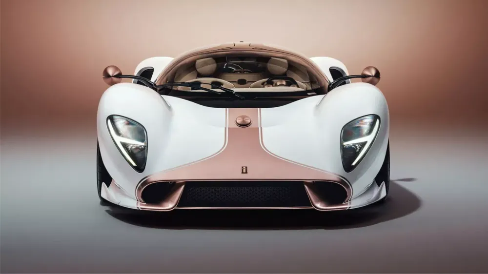 Первый суперкар De Tomaso P72 показали через 6 лет после премьеры