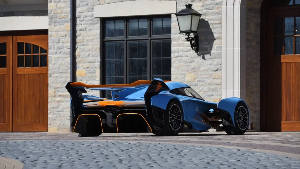 McLaren, созданный для компьютерной игры, продали на аукционе