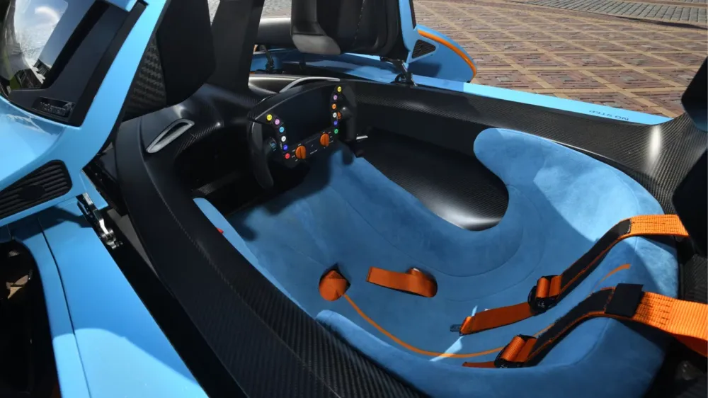 McLaren, созданный для компьютерной игры, продали на аукционе