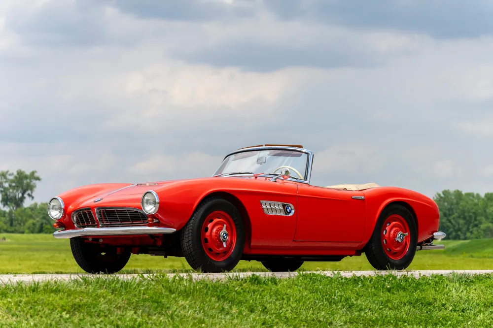 Очень редкий 67-летний BMW 507 оценили более чем в 1,5 миллиона долларов