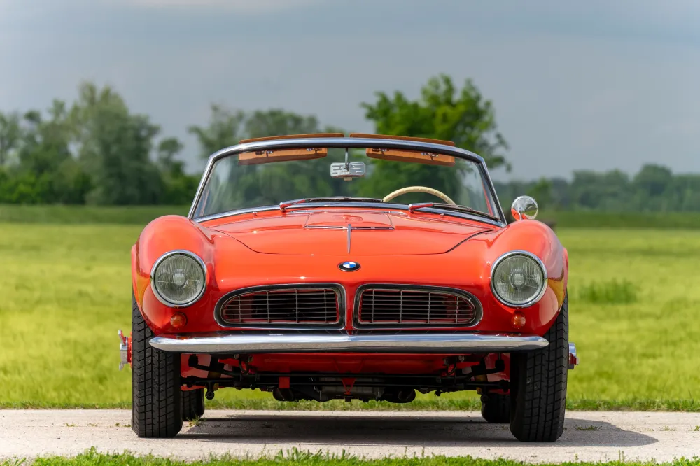 Очень редкий 67-летний BMW 507 оценили более чем в 1,5 миллиона долларов