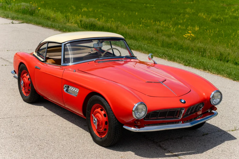 Очень редкий 67-летний BMW 507 оценили более чем в 1,5 миллиона долларов