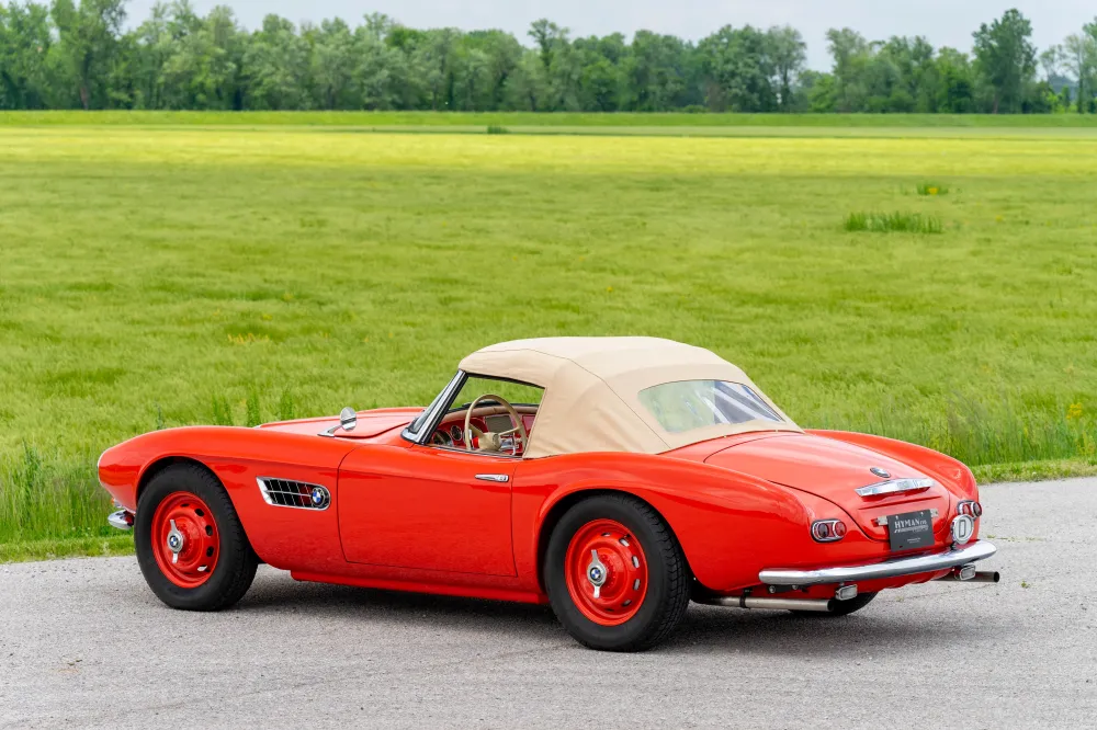 Очень редкий 67-летний BMW 507 оценили более чем в 1,5 миллиона долларов