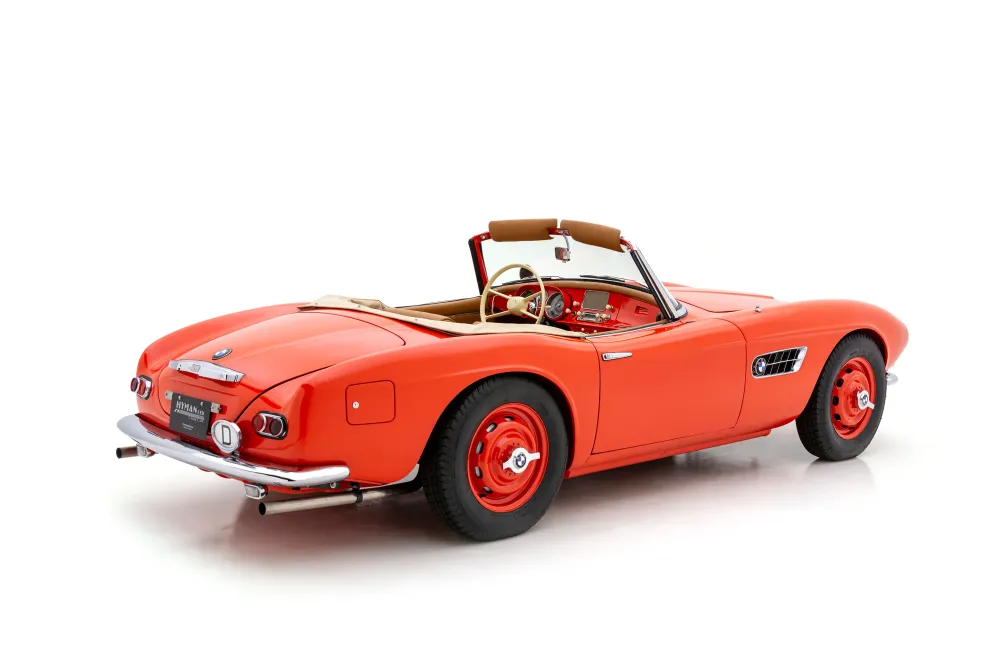 Очень редкий 67-летний BMW 507 оценили более чем в 1,5 миллиона долларов