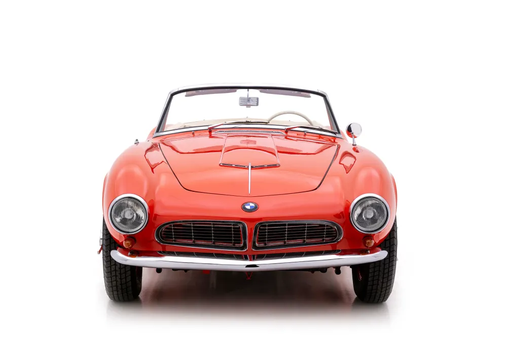 Очень редкий 67-летний BMW 507 оценили более чем в 1,5 миллиона долларов