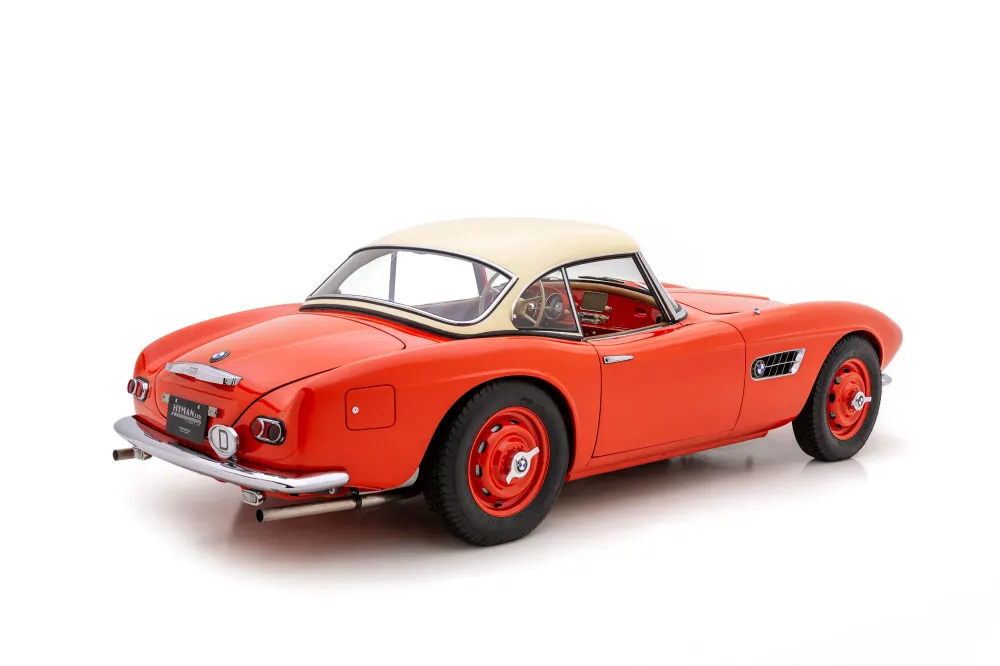 Очень редкий 67-летний BMW 507 оценили более чем в 1,5 миллиона долларов