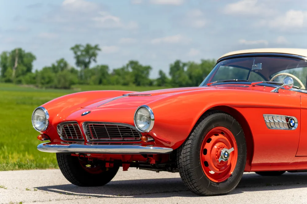 Очень редкий 67-летний BMW 507 оценили более чем в 1,5 миллиона долларов