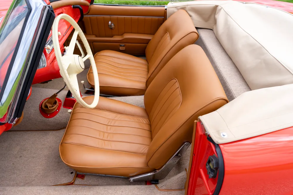 Очень редкий 67-летний BMW 507 оценили более чем в 1,5 миллиона долларов
