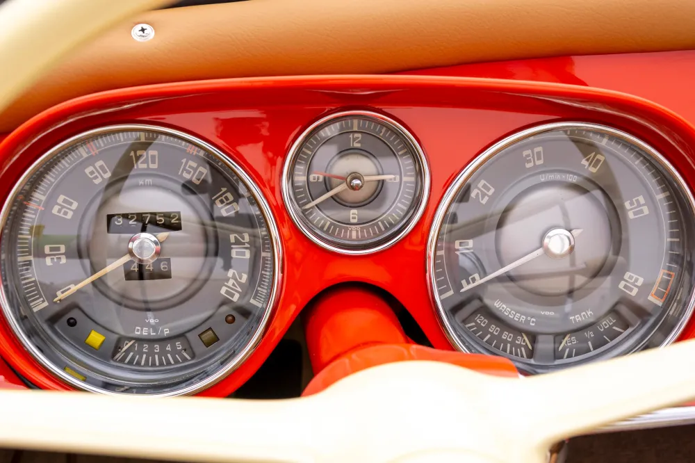 Очень редкий 67-летний BMW 507 оценили более чем в 1,5 миллиона долларов