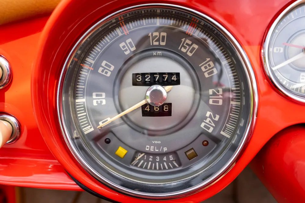 Очень редкий 67-летний BMW 507 оценили более чем в 1,5 миллиона долларов