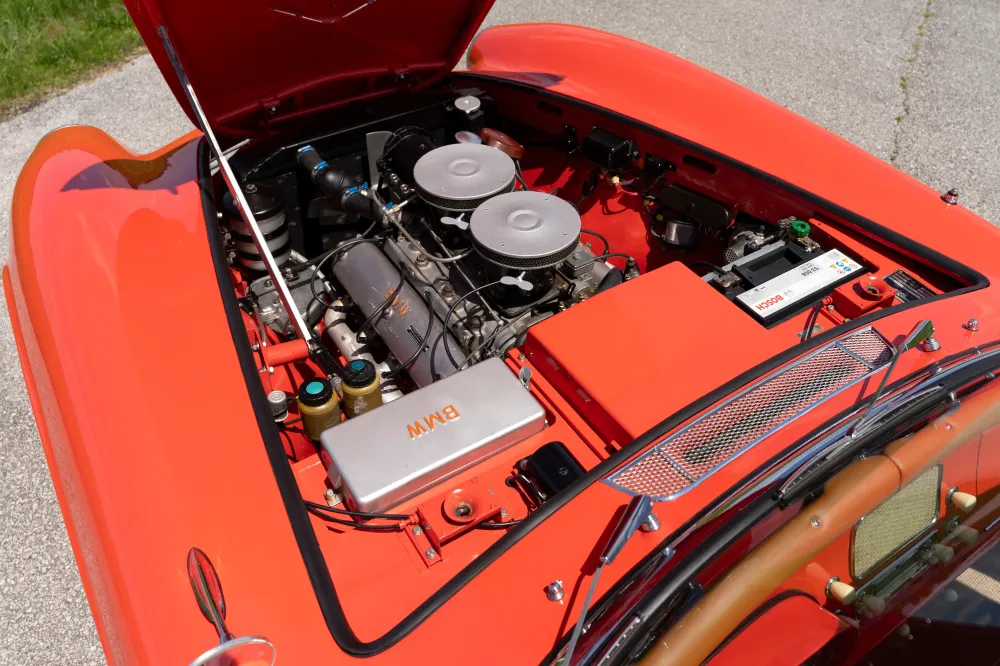 Очень редкий 67-летний BMW 507 оценили более чем в 1,5 миллиона долларов