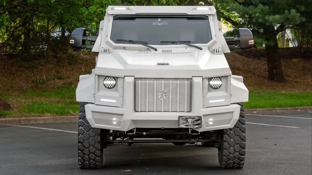 Ford F-600 превратили в роскошный броневик с салоном в стиле Mercedes-Maybach