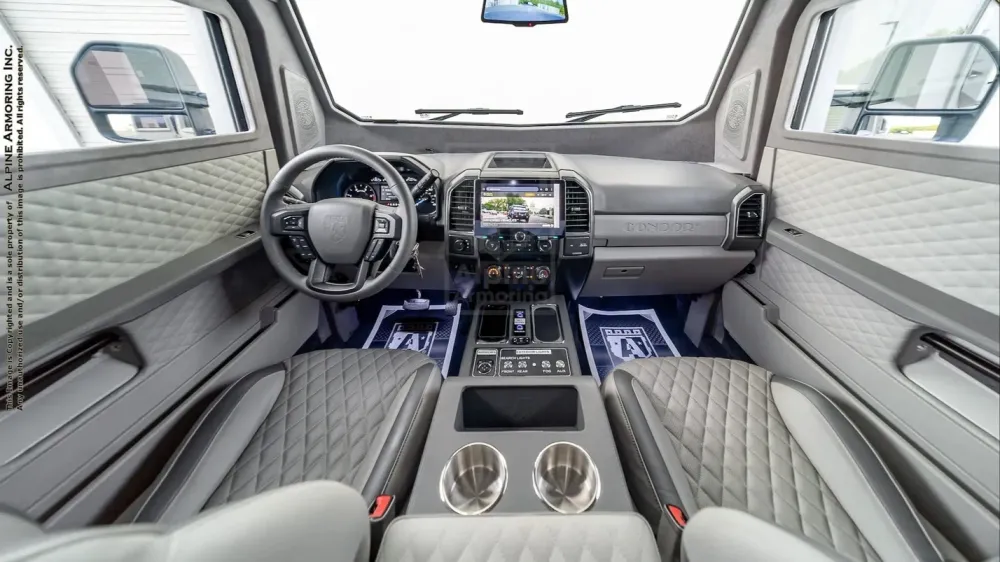 Ford F-600 превратили в роскошный броневик с салоном в стиле Mercedes-Maybach