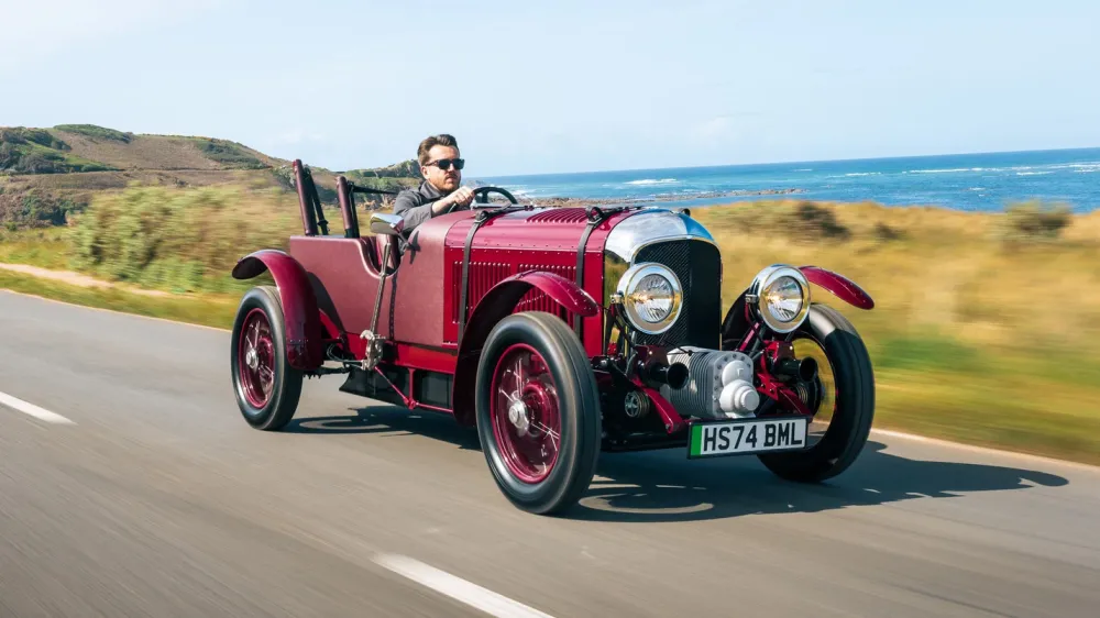 Bentley возродила производство старинного суперкара с новой силовой установкой