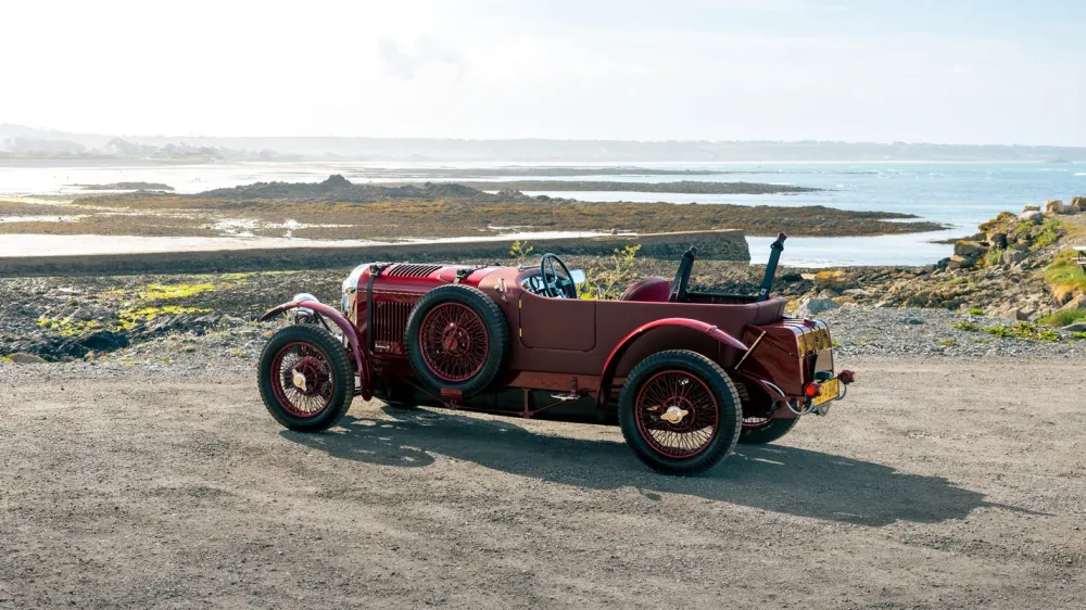 Bentley возродила производство старинного суперкара с новой силовой установкой
