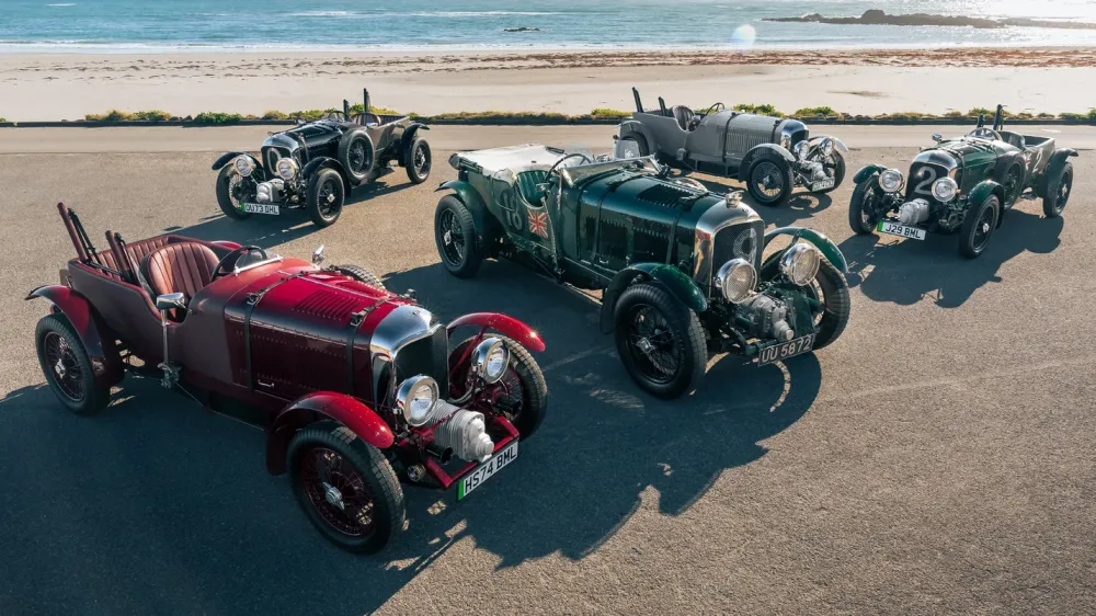Bentley возродила производство старинного суперкара с новой силовой установкой