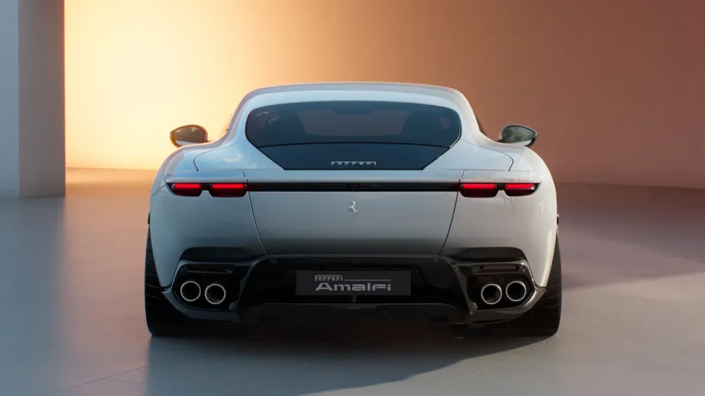Ferrari представила новый переднемоторный гранд-турер Amalfi