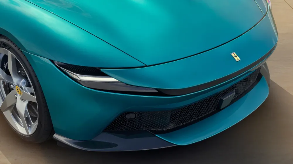 Ferrari представила новый переднемоторный гранд-турер Amalfi