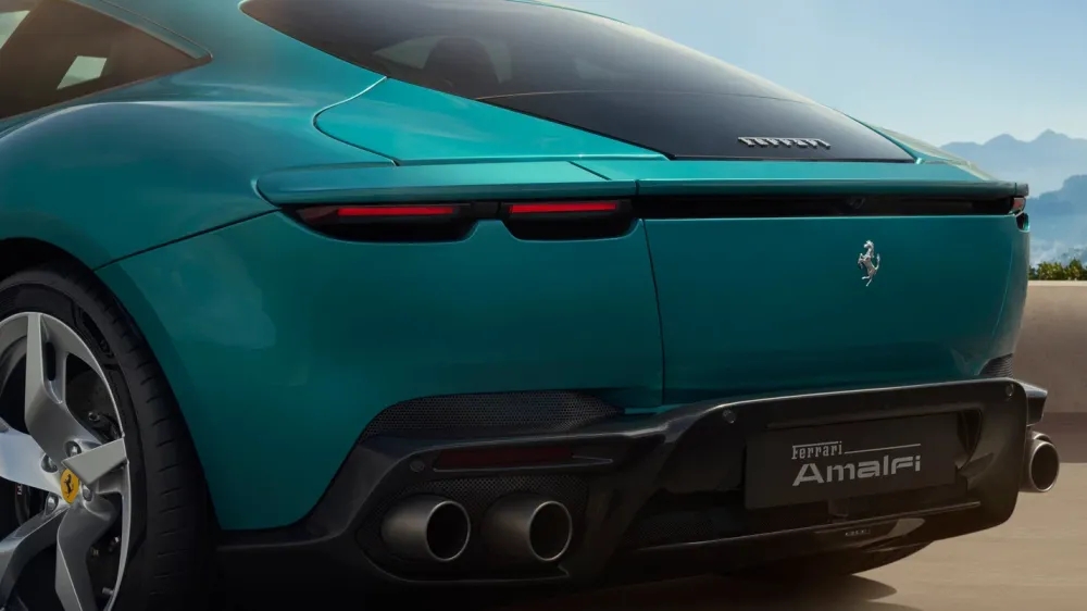 Ferrari представила новый переднемоторный гранд-турер Amalfi