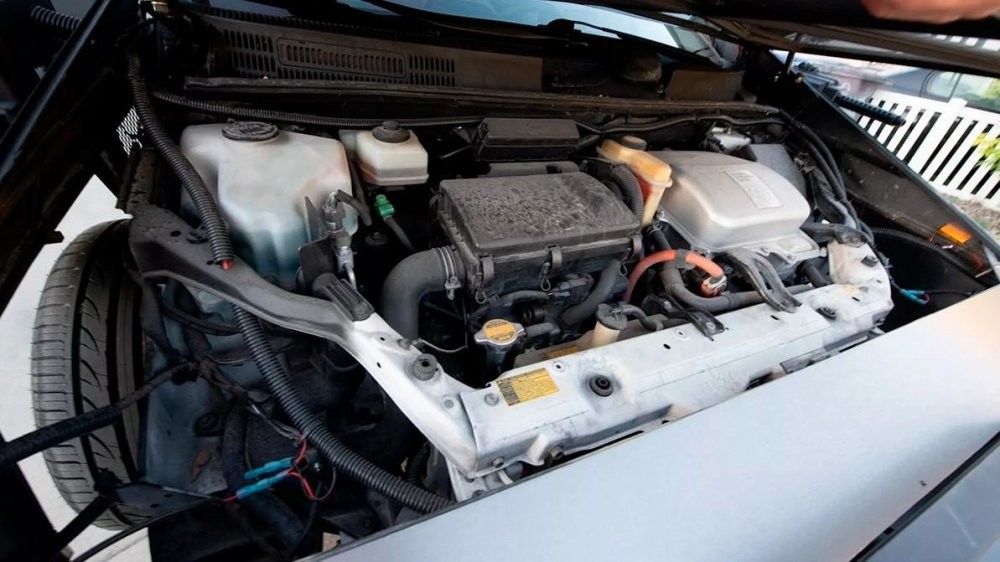 Toyota Prius превратили в копию Cybertruck в США