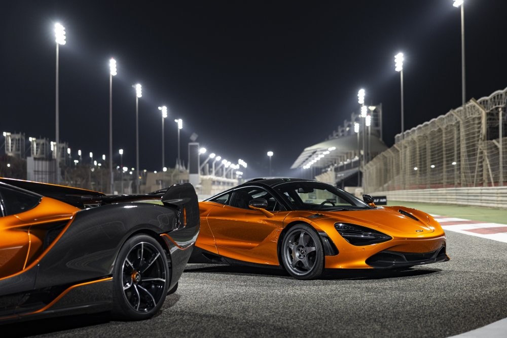 Коллекцию из 20 уникальных McLaren выставили на продажу
