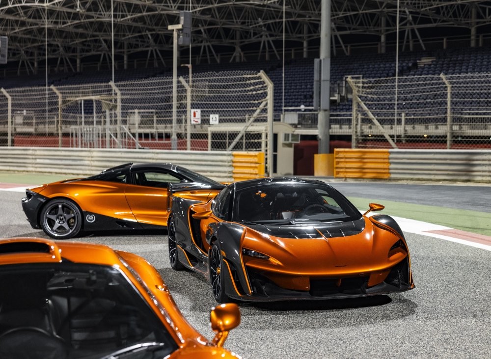 Коллекцию из 20 уникальных McLaren выставили на продажу