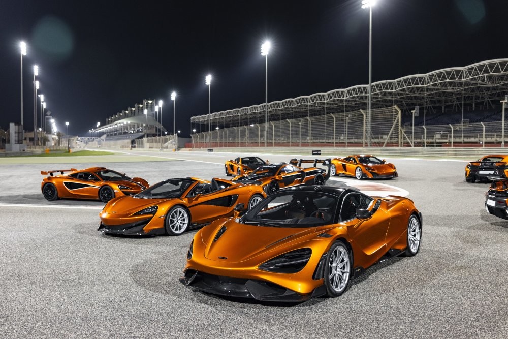 Коллекцию из 20 уникальных McLaren выставили на продажу