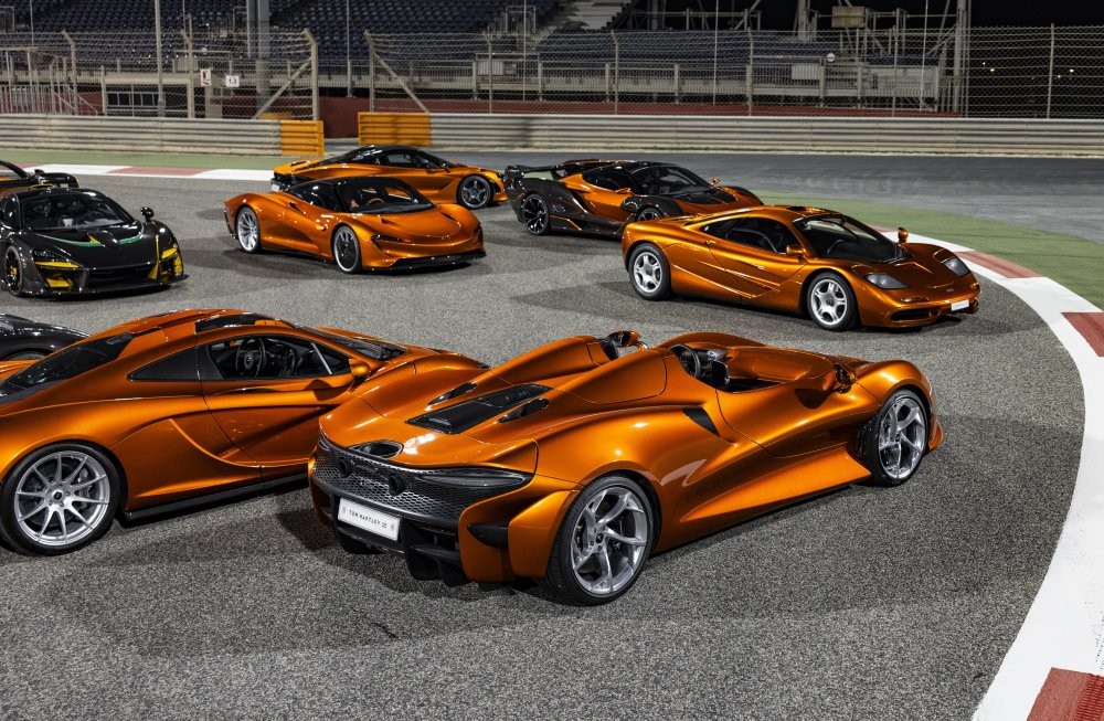 Коллекцию из 20 уникальных McLaren выставили на продажу
