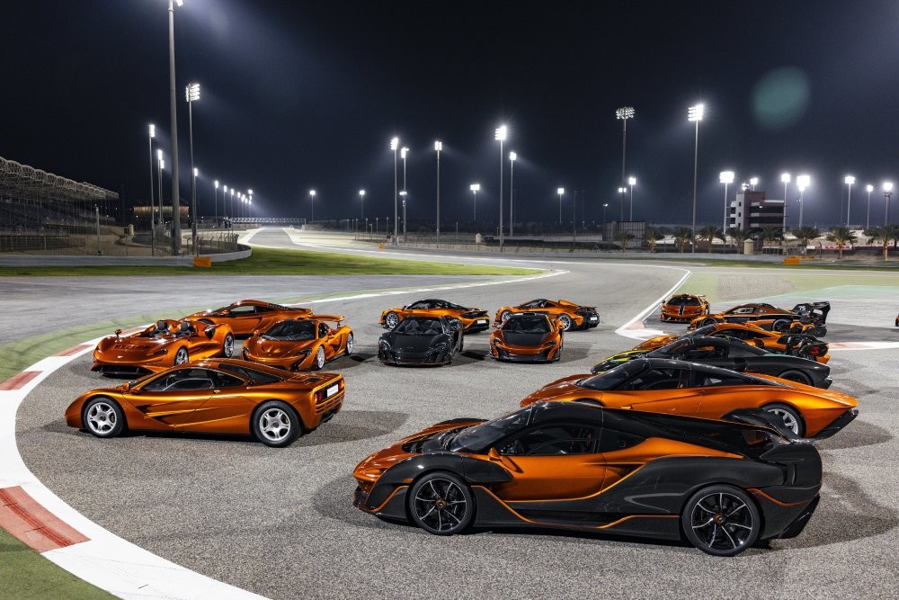 Коллекцию из 20 уникальных McLaren выставили на продажу