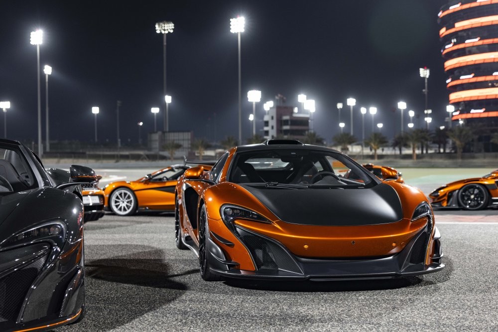Коллекцию из 20 уникальных McLaren выставили на продажу