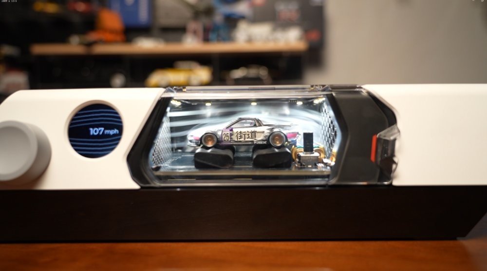 Для машинок Hot Wheels сделали миниатюрный диностенд