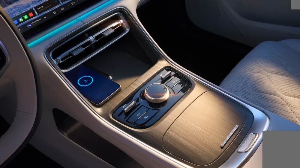 Новый гибридный седан Geely Galaxy A7 оценили в Китае в 1,1 миллиона рублей