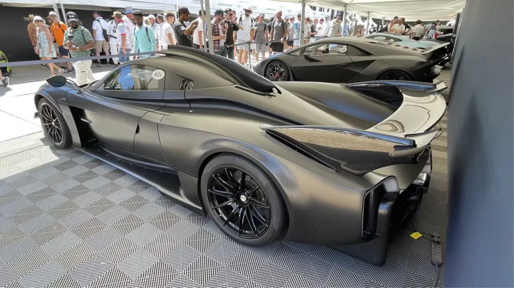 Трековый суперкар Pagani Huayra R впервые переделали для дорог общего пользования