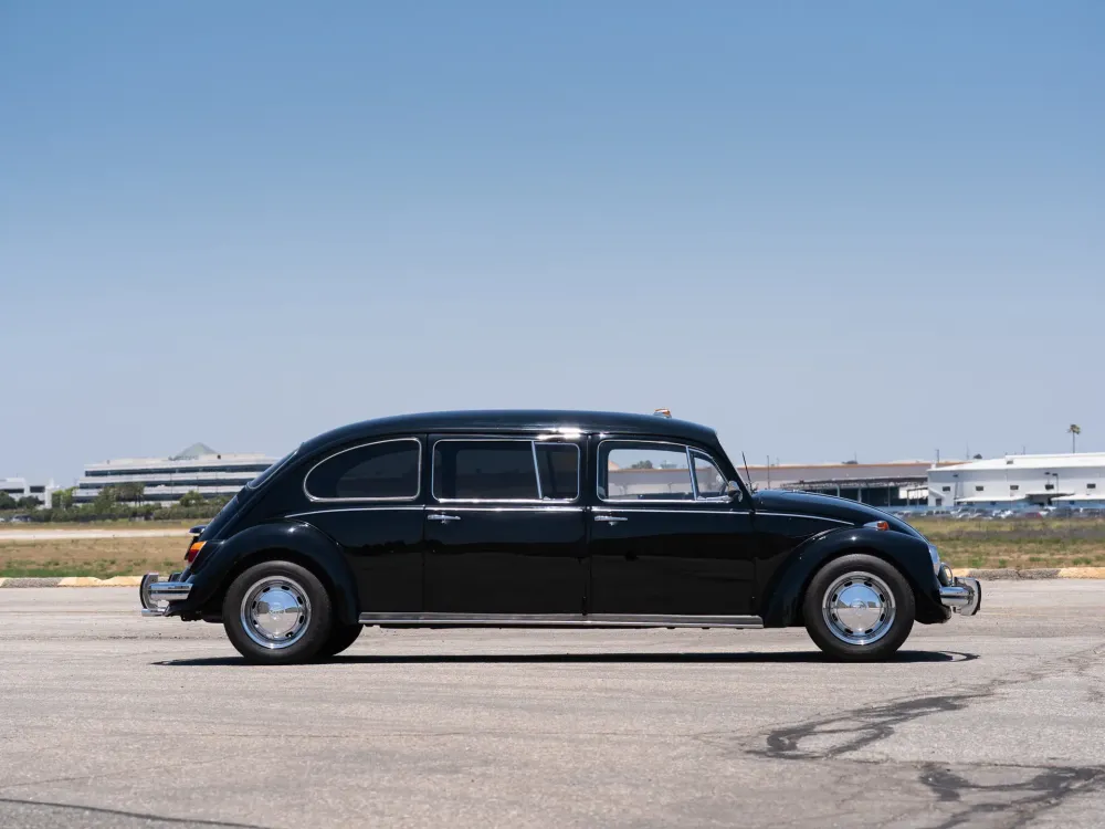 Уникальный лимузин VW Beetle по прозвищу Rollswagen пустят с молотка