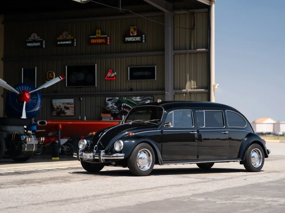 Уникальный лимузин VW Beetle по прозвищу Rollswagen пустят с молотка