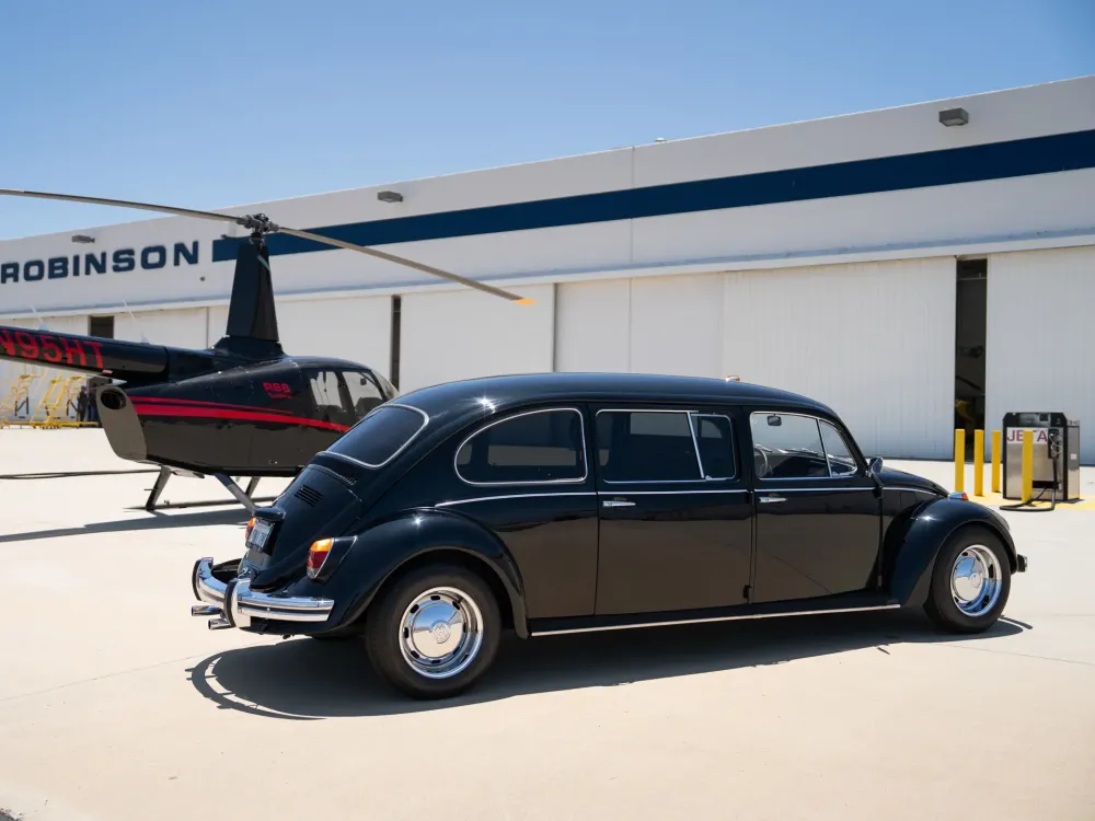 Уникальный лимузин VW Beetle по прозвищу Rollswagen пустят с молотка