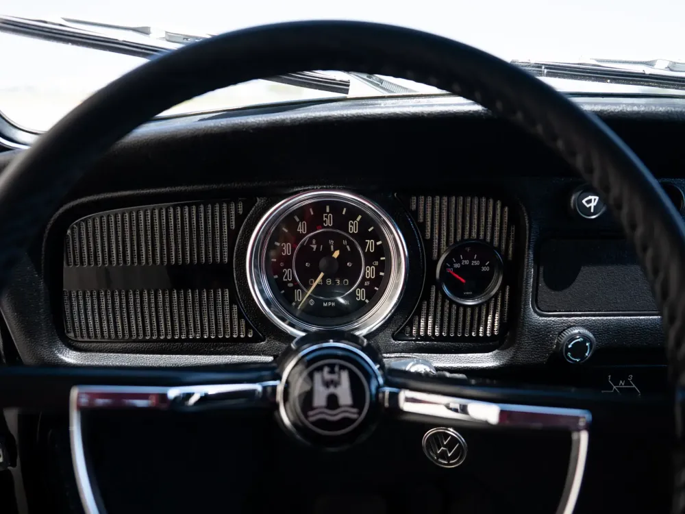 Уникальный лимузин VW Beetle по прозвищу Rollswagen пустят с молотка