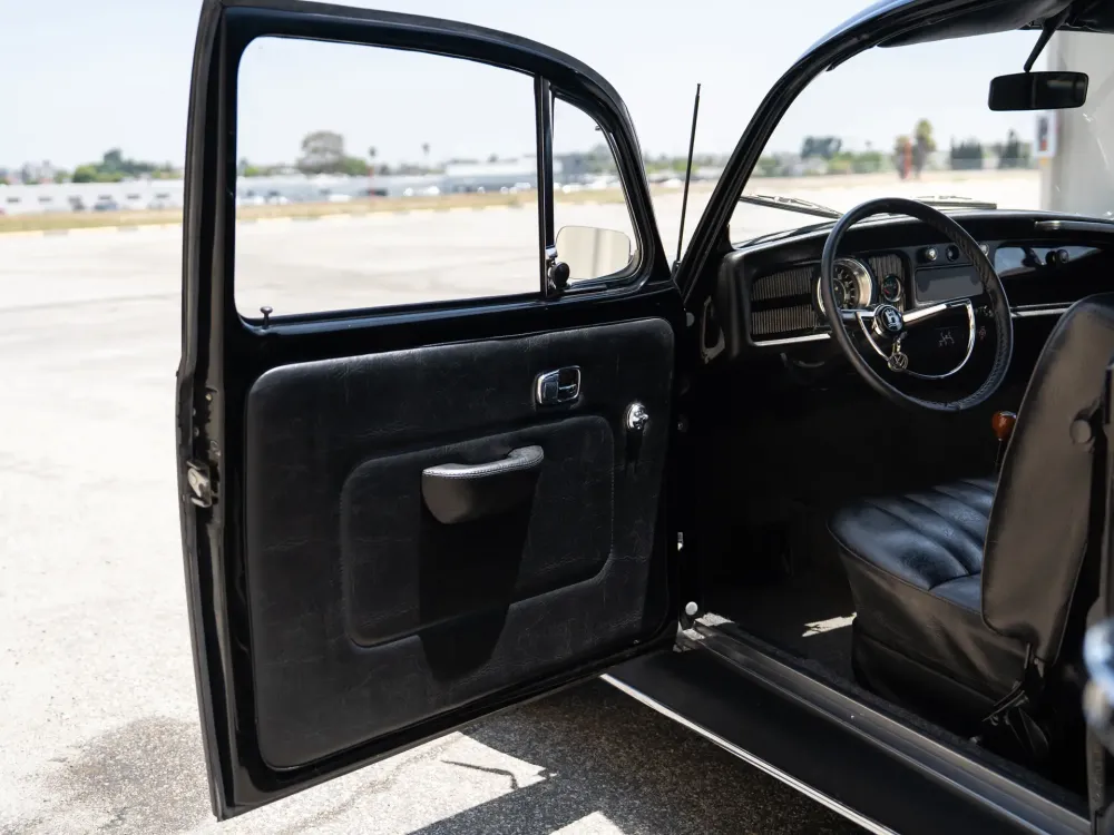 Уникальный лимузин VW Beetle по прозвищу Rollswagen пустят с молотка