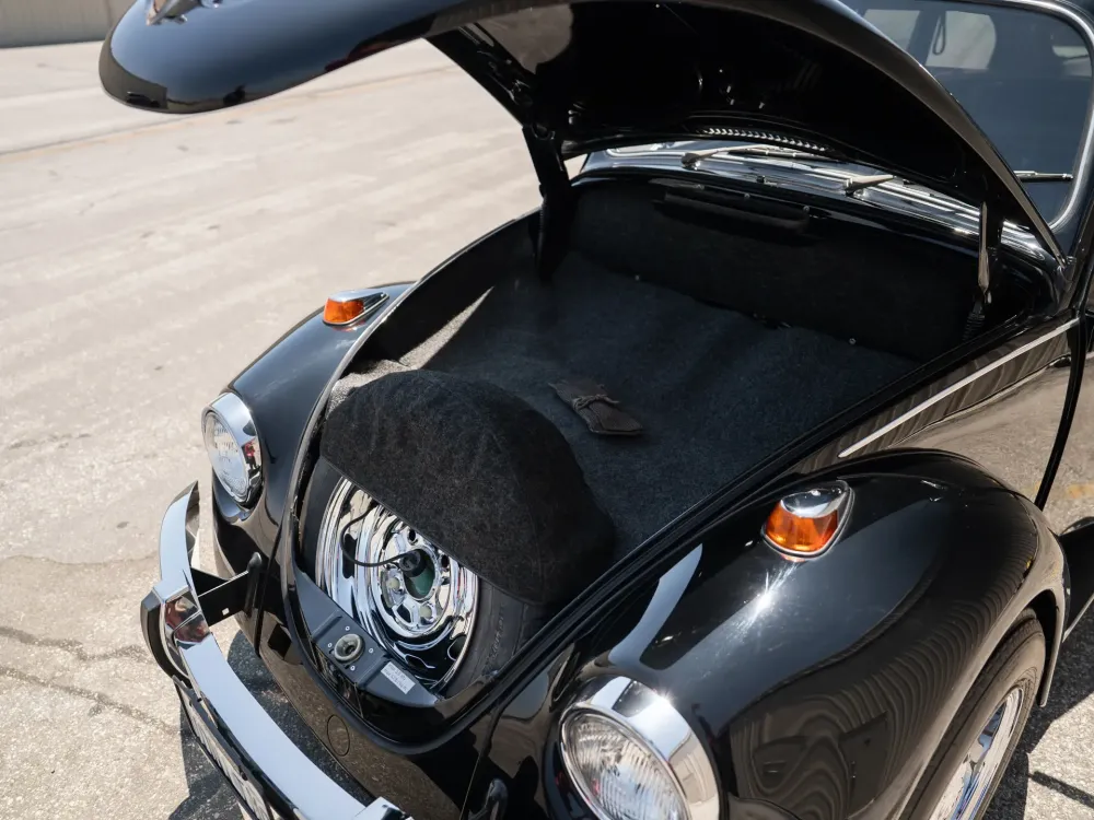 Уникальный лимузин VW Beetle по прозвищу Rollswagen пустят с молотка