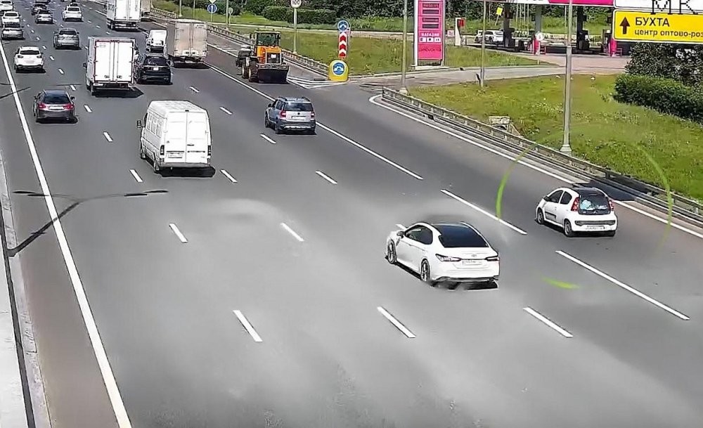 Смотрел по зеркалам и остался жив