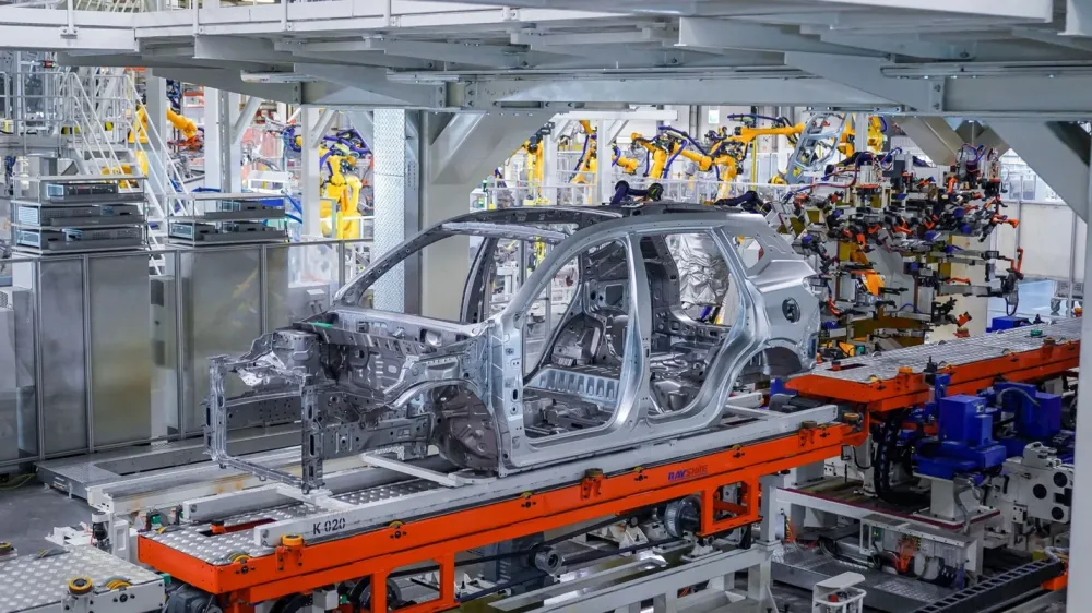 На бывшем российском заводе Volkswagen начали сваривать кузова автомобилей марки Tenet