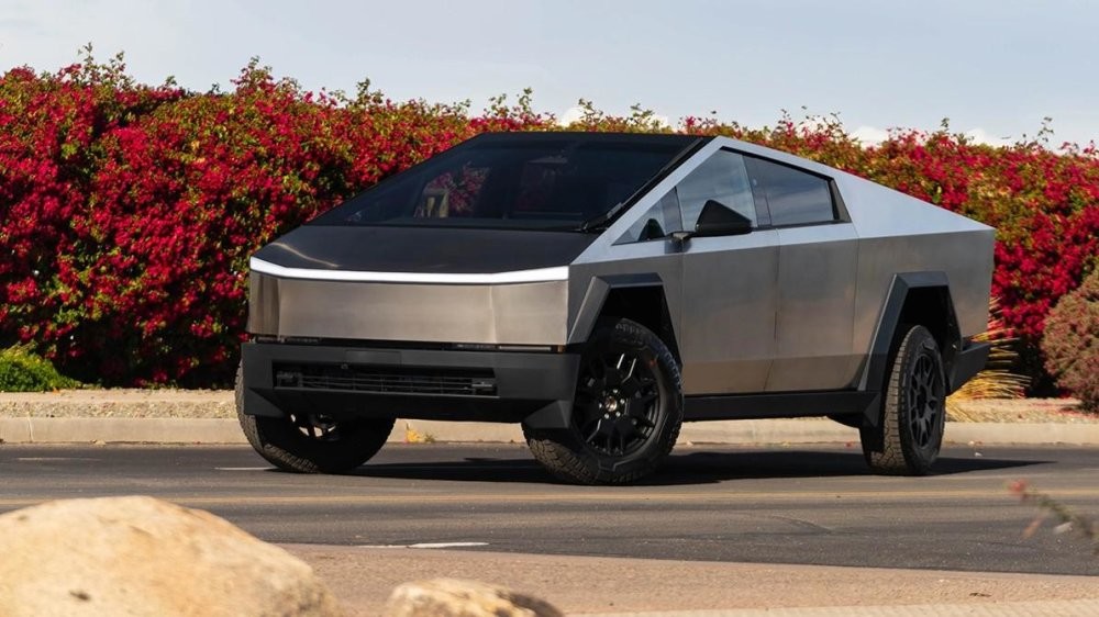 У Tesla упали прибыль и продажи. Компания готовит самую дешёвую модель