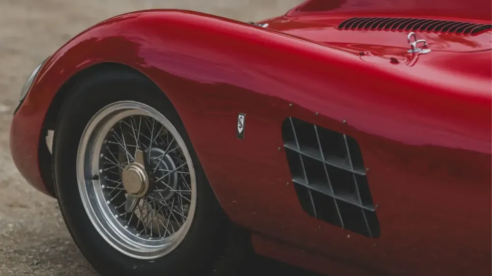 Уникальную Ferrari 1955 года, на которой ездил Кэрролл Шелби, выставят на аукцион
