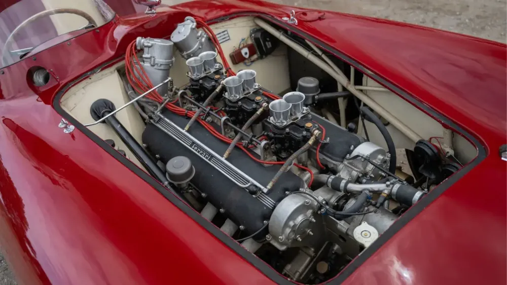 Уникальную Ferrari 1955 года, на которой ездил Кэрролл Шелби, выставят на аукцион
