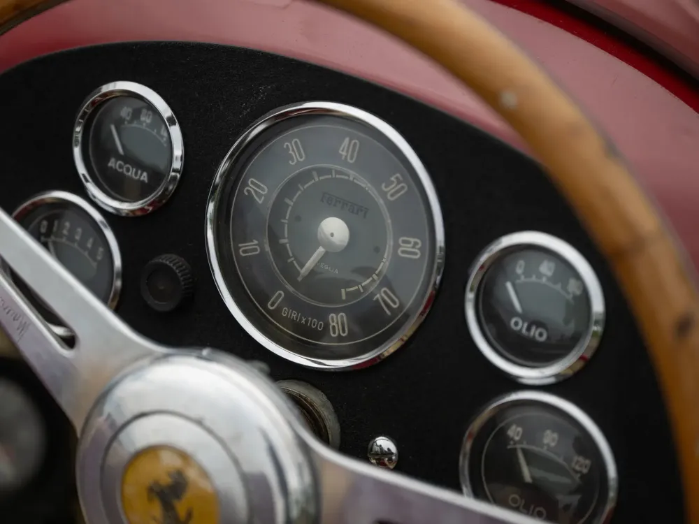 Уникальную Ferrari 1955 года, на которой ездил Кэрролл Шелби, выставят на аукцион