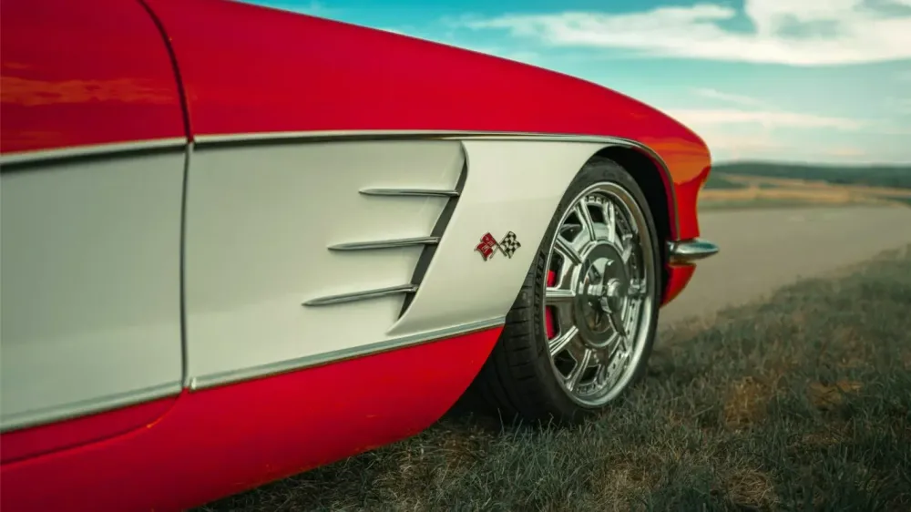 В Европе собрали новый Chevrolet Corvette первого поколения из остатков старых спорткаров