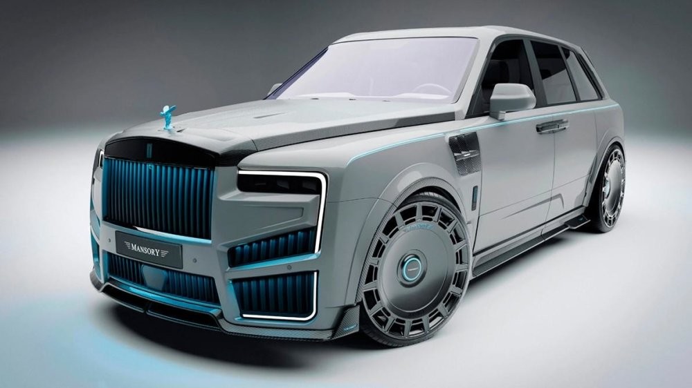 На продажу выставили очень дорогой Rolls-Royce Cullinan от Mansory